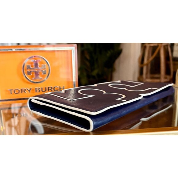Beautiful Authentic Tory Burch Navy Blue and White Leather Serif Clutch - Picture 6 of 10